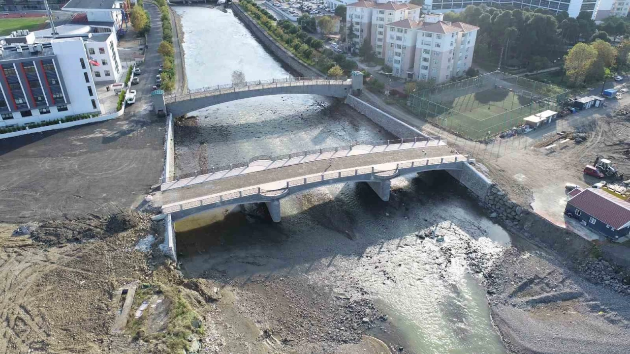 Kesintisiz bisiklet ve y�r�y�� yolu i�in �al��malar s�r�yor