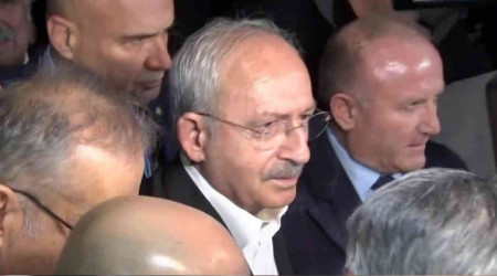 Kılıçdaroğlu, Akşener'i hastanede ziyaret etti