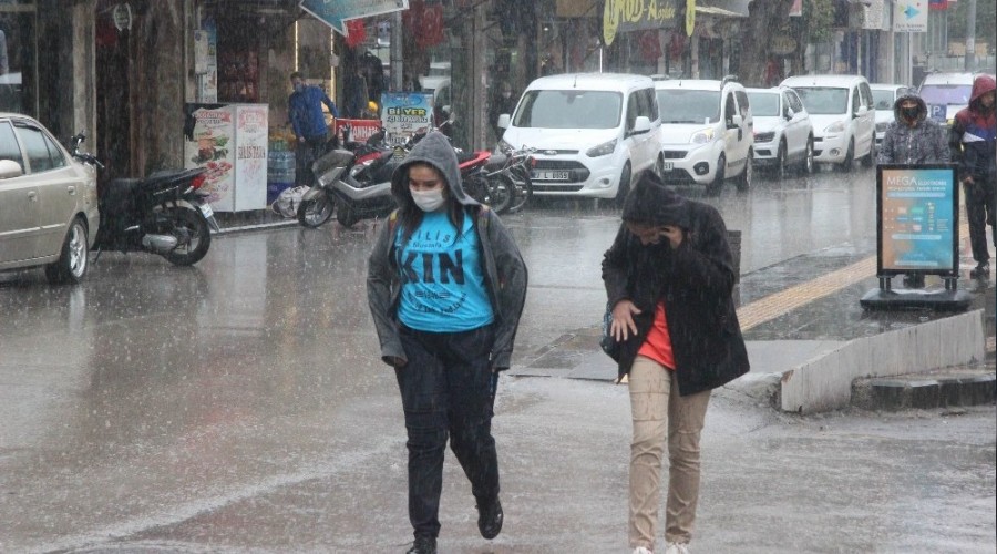 Kilis'te 153 g�n sonra ya�mur ya�d�