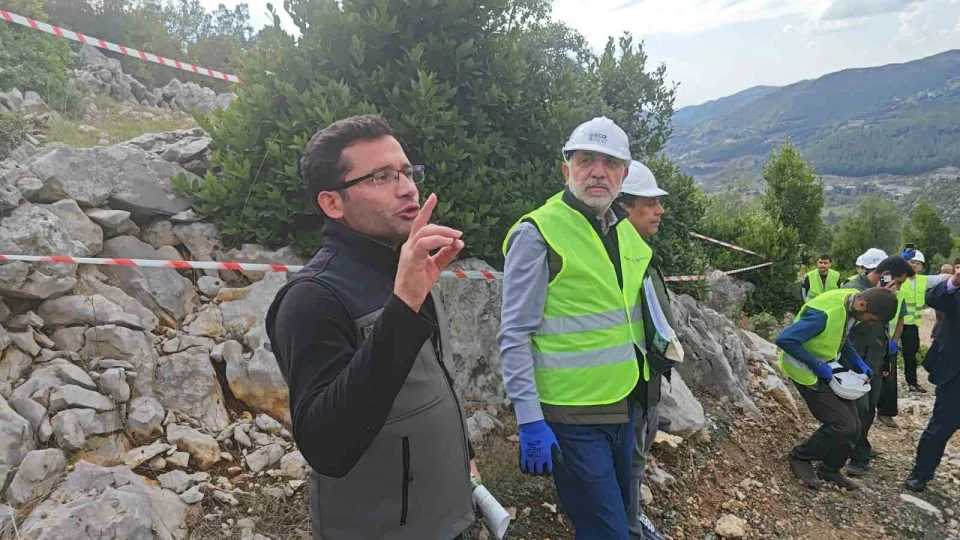 Kilosu 3 liradan toplan�yor, i�lenince 10 bin lira oluyor
