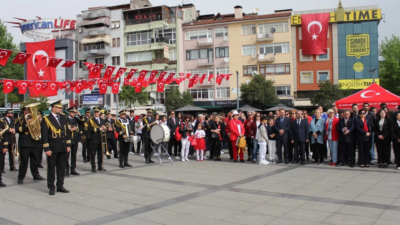 Kocaeli'nde 23 Nisan cokuyla kutland