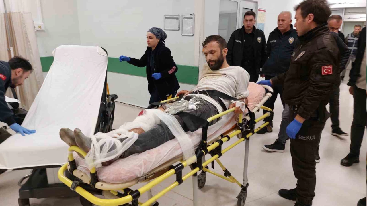 Komiseri bıçakla yaralayan şahıs, vurularak etkisiz hale getirildi