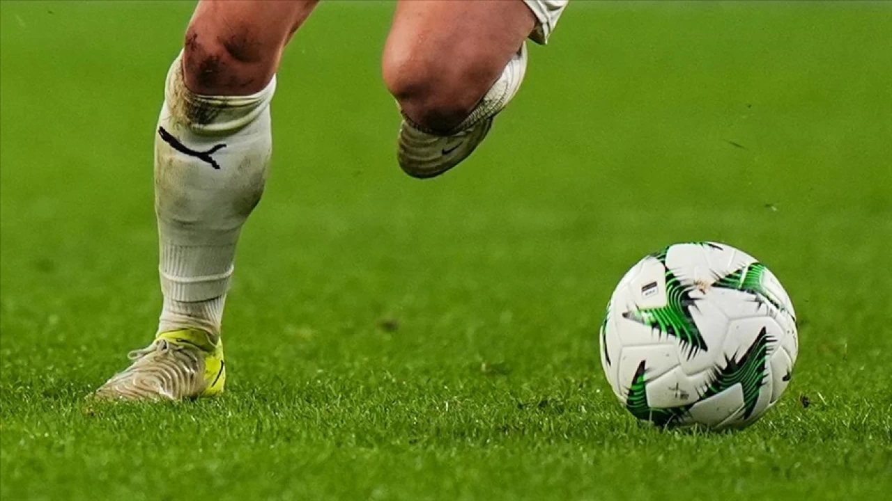 Konferans Ligi'nde son 16 turu ilk aya��, 4 ma�la sona erdi