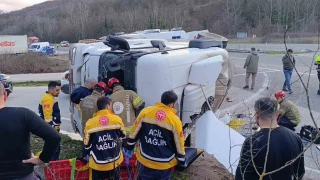 Kontrolden ��kan beton tankeri devrildi