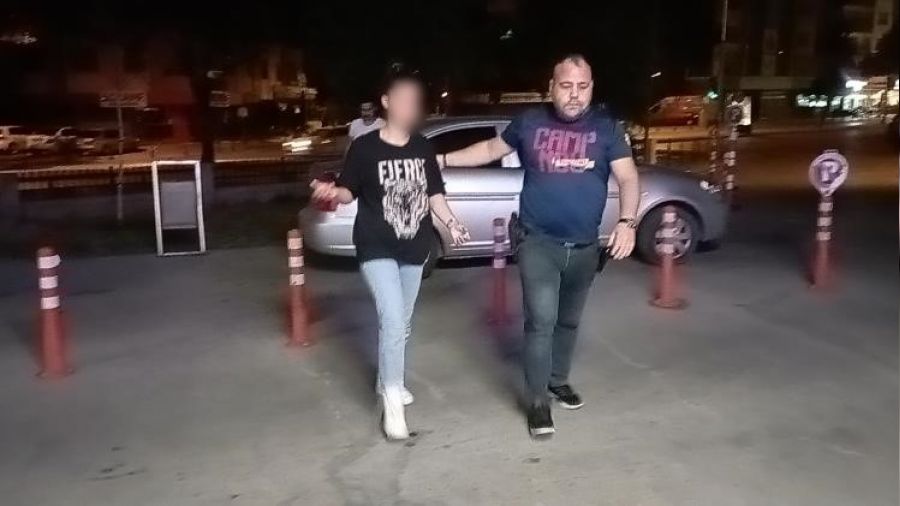 Konya'da 14 ya��ndaki k�z dedesini b��aklad�