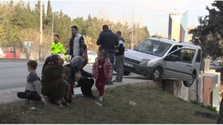 Köprüde asılı kalan araçta can pazarı