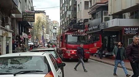 Korkutan duman iş merkezini boşalttırdı