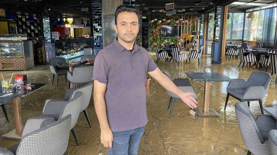 K���k�ekmece'de restoranda mahsur kalanlar anlatt�