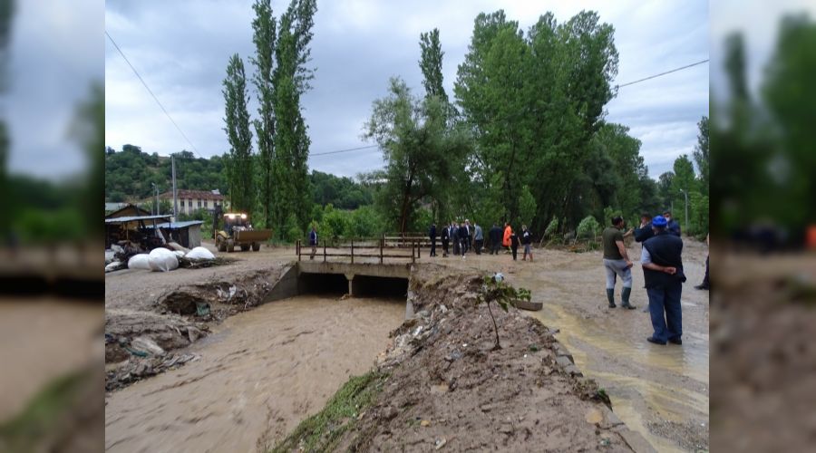 Kütahya Hisarcık sağnak yağışların esiri oldu