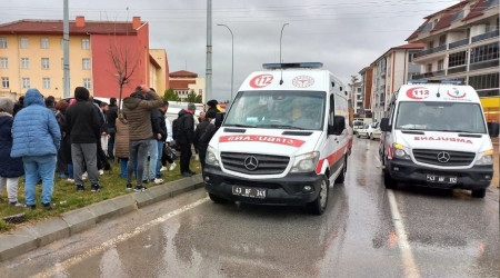 Kütahya'da işçi servisi ile münibüs çarpıştı: 7 yaralı