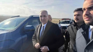 Libya'dan gelen askeri heyet u�ak kazas�n�n ya�and��� b�lgede