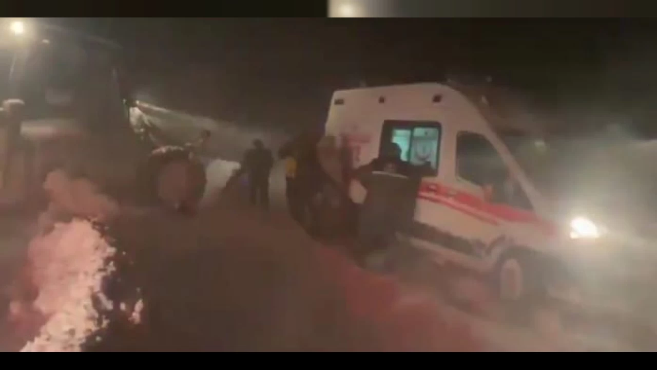 Malatya'da dağda mahsur kalan 2 çoban ile 16 araç kurtarıldı