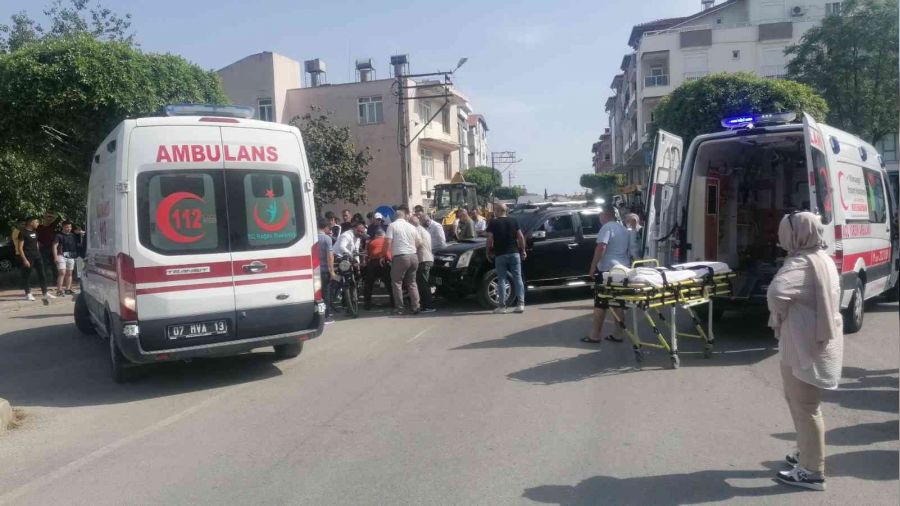 Manavgat'ta motosiklet ile kamyonet �arp��t�
