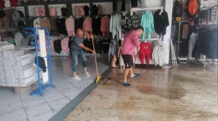 Manavgat'ta sağanak yağmur ve dolu etkili oldu