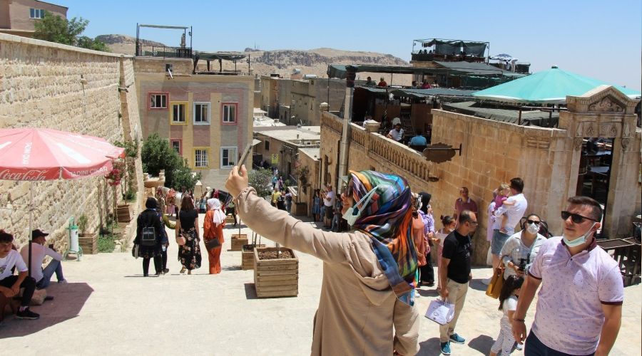 Mardin'de hafta sonu turist akını yaşanıyor