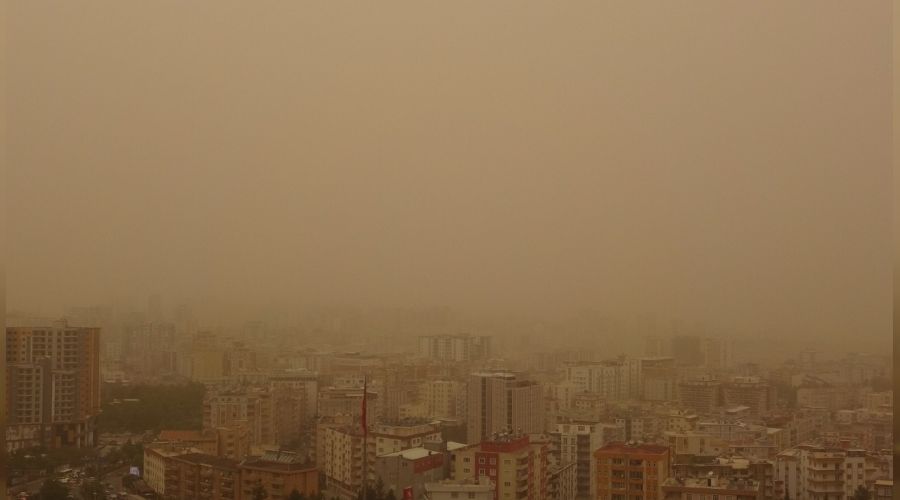 Mardin'de toz fırtınası