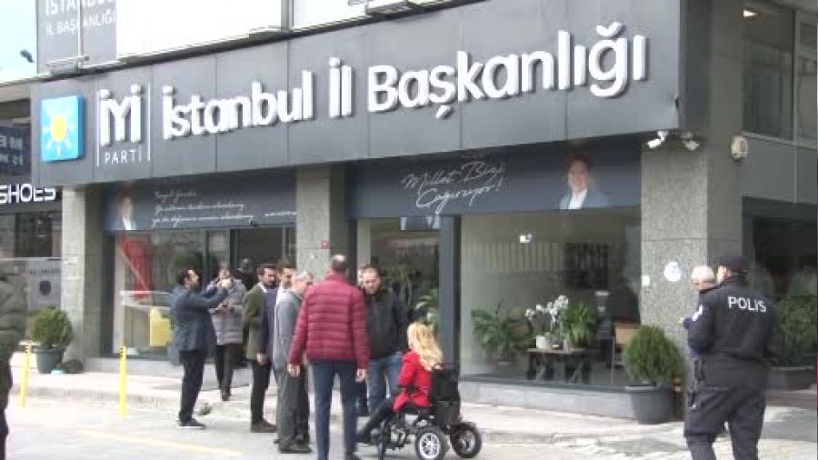 Meral Ak�ener, �stanbul �l Ba�kanl���nda