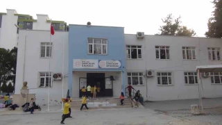 Mersin'de bir veli ve ağabeyi, öğretmeni darbetti