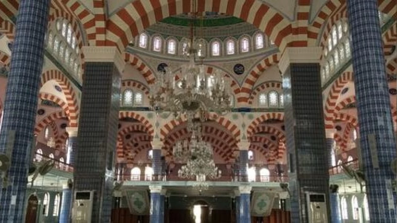 Mersin'in sembollerinden Hazreti Mikdat Camii