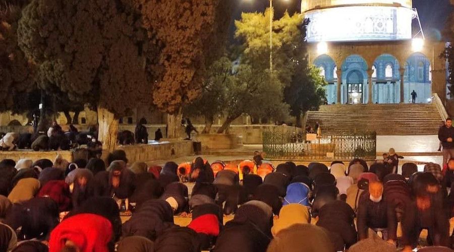 Mescid-i Aksa'da ilk teravih namaz� k�l�nd�