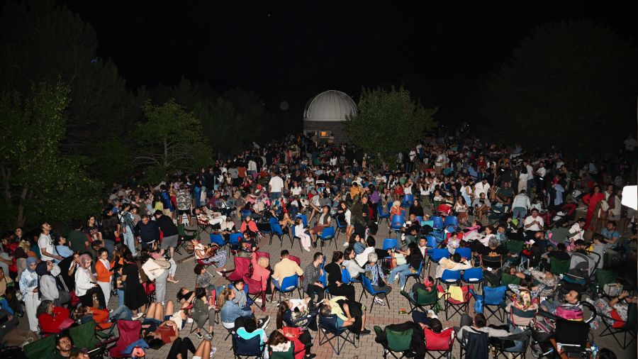 Meteor ya�murunu izlemek isteyenler rasathanede bulu�tu