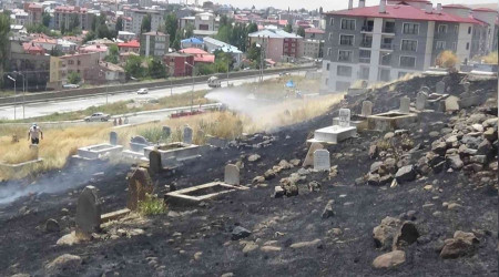 Mezarlıkta yangın