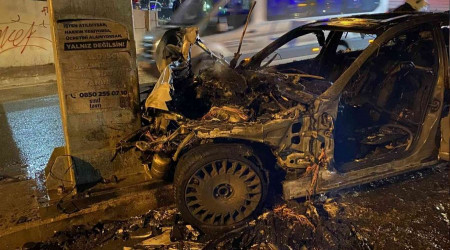 Milyonluk otomobil yanarak kül oldu