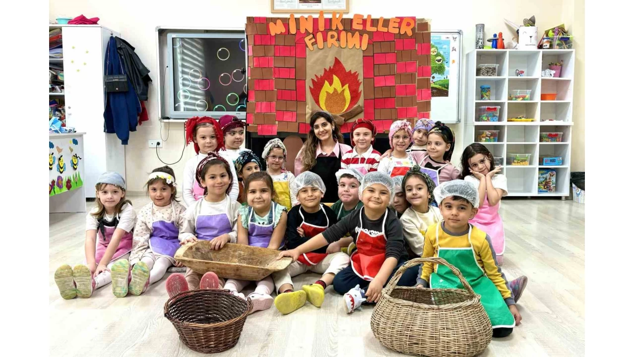 Minik eller fırınının minik ustaları