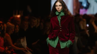 Moda sinerjisi: �evrim i�i platformlar ve uluslararas� moda haftalar� arac�l���yla markalar� �l�eklendirmek