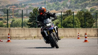 Motosiklet sürücüleri koruyucu giysiler mutlaka giymelidir