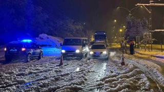 Mu�-Bing�l kara yolunda mahsur kalan 80 ki�i kurtar�ld�