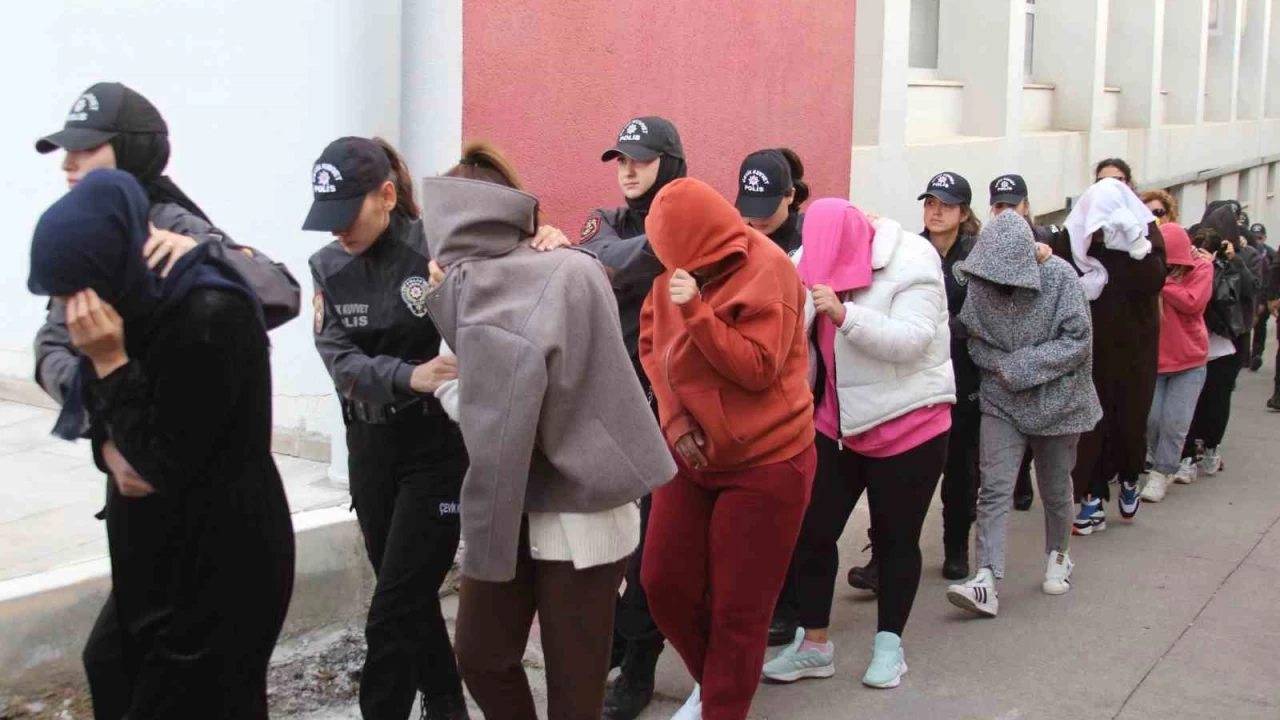 Müteahhitleri 19 milyon lira dolandıran şebeke çökertildi