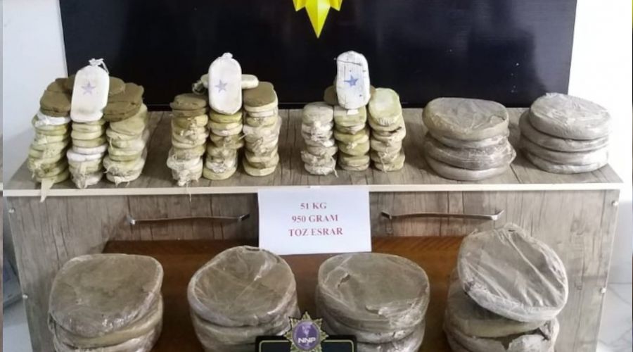 Muz kolileri içerisindeki 51 kilo esrarı Narkotik köpeği buldu