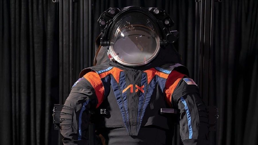 NASA, ay grevi iin yeni uzay kyafetlerini tantt