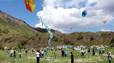 Nemrut Dağı'nda uçurtma şenliği