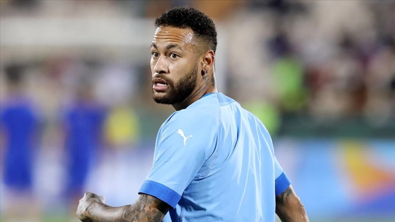 Neymar, gözyaşlarıyla sahayı terk etti