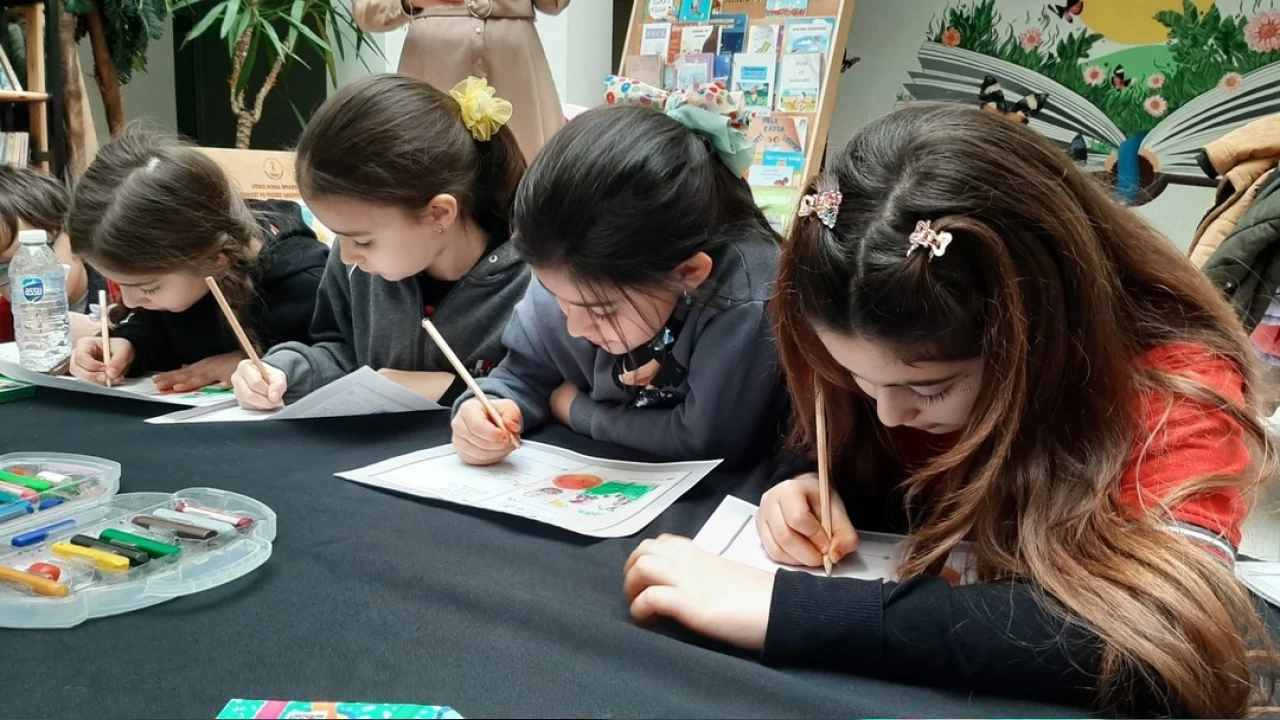 ��rencilere dil ve d���nce ke�fi