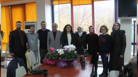 Öğrencileriyle 30 yıl sonra tekrar buluştu