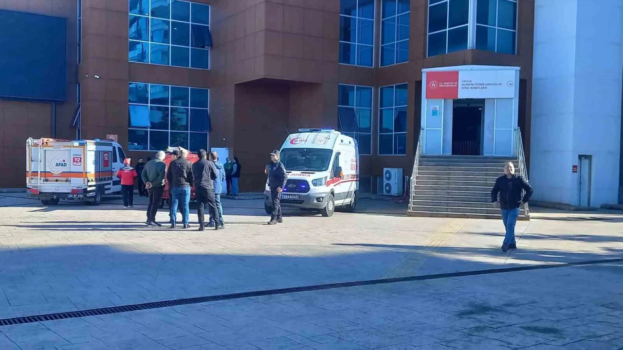 Olimpik Yüzme Havuzu ve Spor Salonu'nda 17'si öğrenci 21 kişi zehirlendi