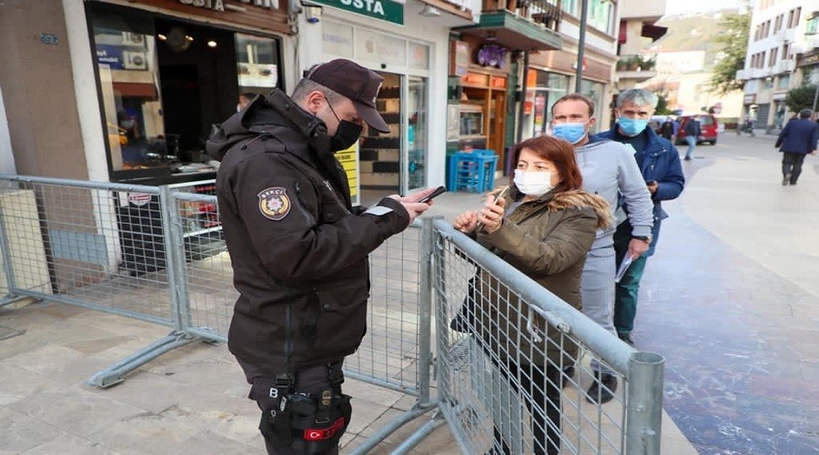 Ordu'da "HES kodunuz yoksa caddeye girmekte yok"