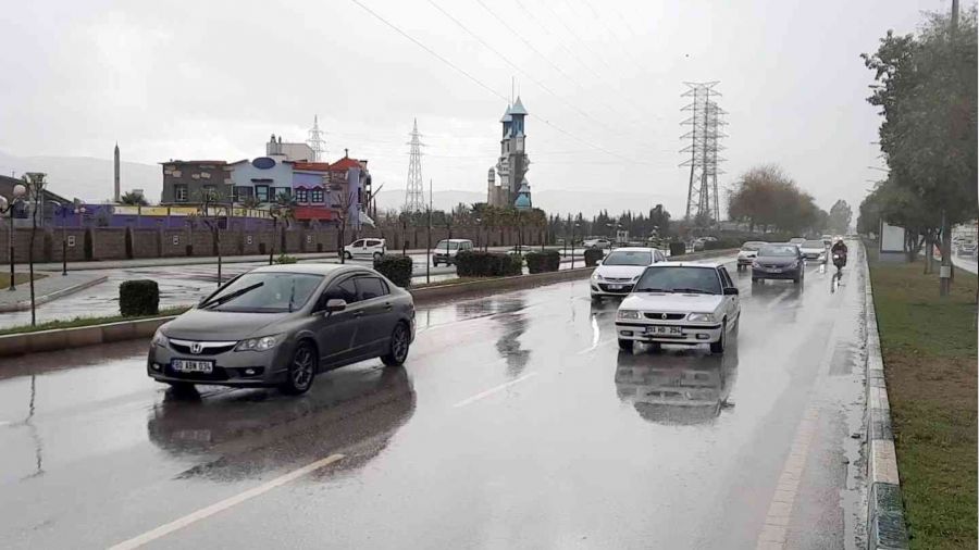 Osmaniye'de kuvvetli ya��� uyar�s�