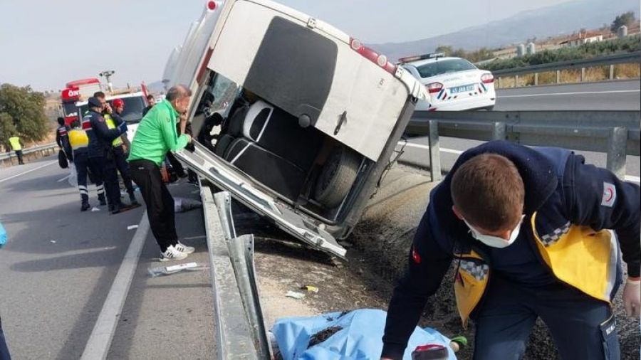 Osmaniyespor taraftar otobüsü kaza yaptı: 1 ölü, 9 yaralı