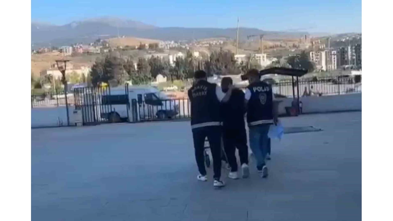 Oto faresi 3 hırsız yakalandı; 2 tutuklama