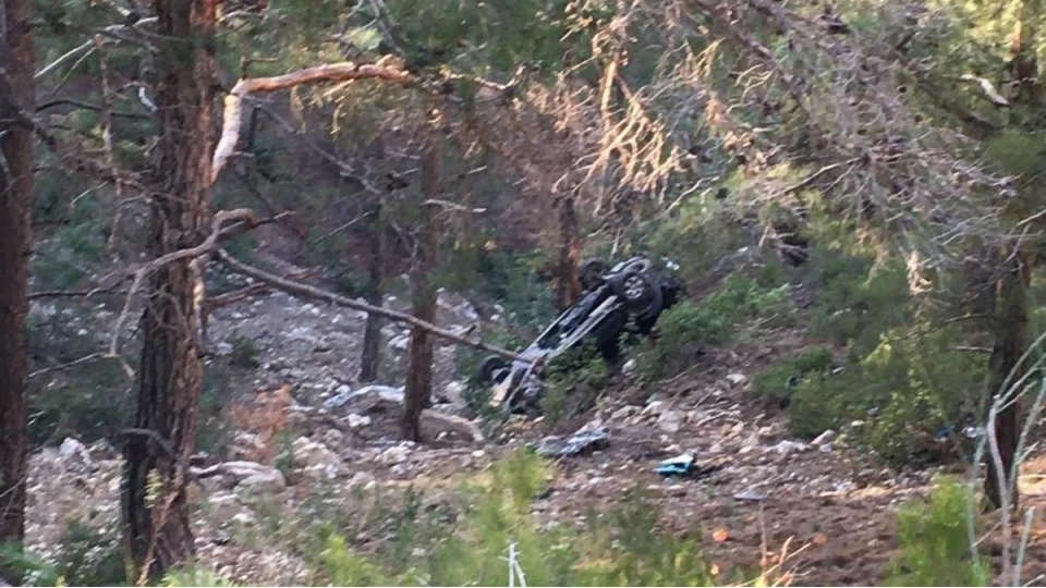 Otomobil u�uruma yuvarland�, �ocuk s�r�c� hayat�n� kaybetti