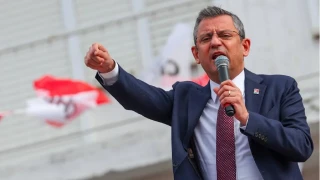 �zg�r �zel'den Bal�kesir'deki mitingde 'adayl�k' ��k���: '�mamo�lu yerine adaylar�m�z olur'