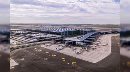 Pakistan Havayolları İstanbul'a uçmaya başladı