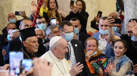 Papa, DEA'n 2 yl igal ettii Karaku'u ziyaret etti