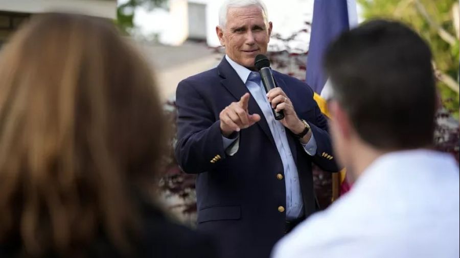 Pence, Trump'a rakip ��kacak