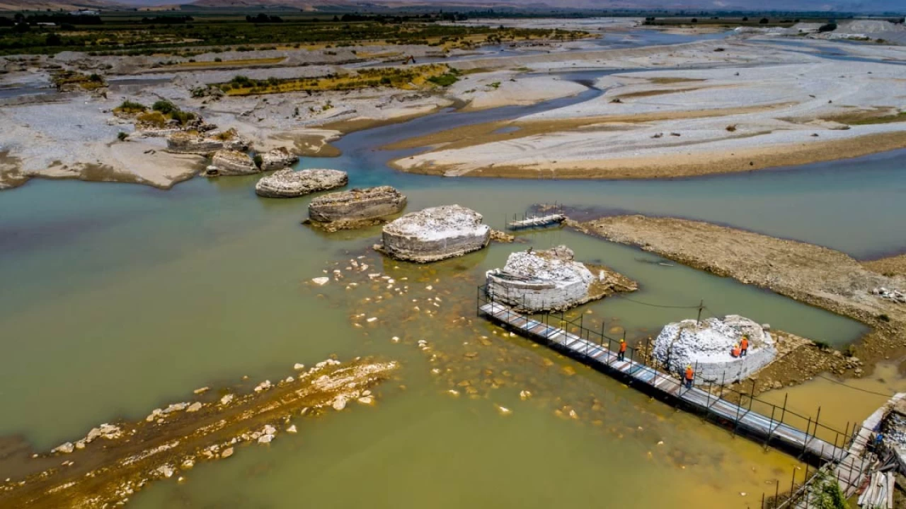 Pepıra Köprüsü: Çok ayaklı mimarisiyle dikkat çekiyor