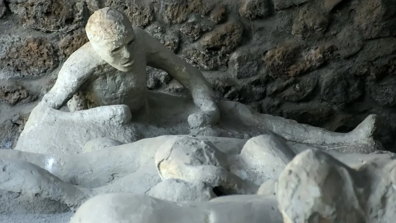 Pompei'deki kazlarda 2 kiiye ait kalntlar bulundu